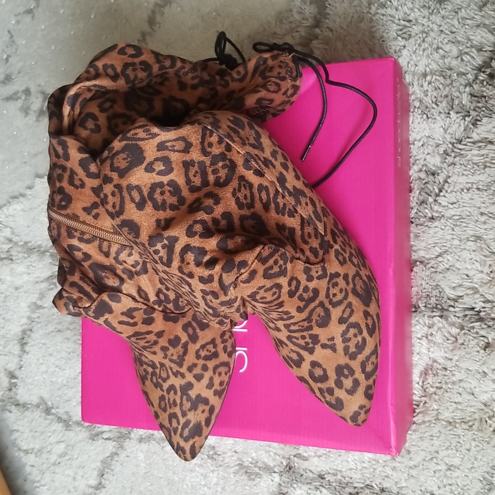 ShoeDazzle Aubriana Stretch over-the-knee Leopard Boots
